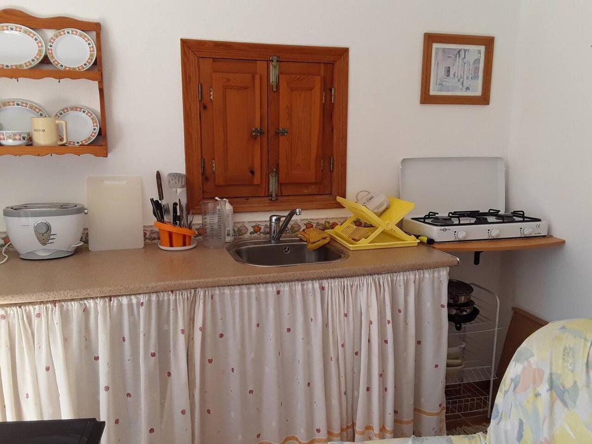 2-Bed Apartment - Sleeps 3 - Parking - Near Albox Bagian luar foto