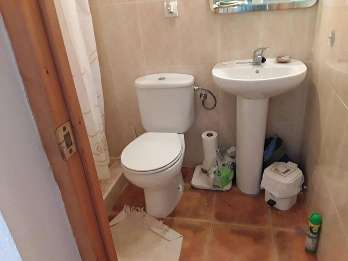 2-Bed Apartment - Sleeps 3 - Parking - Near Albox Bagian luar foto