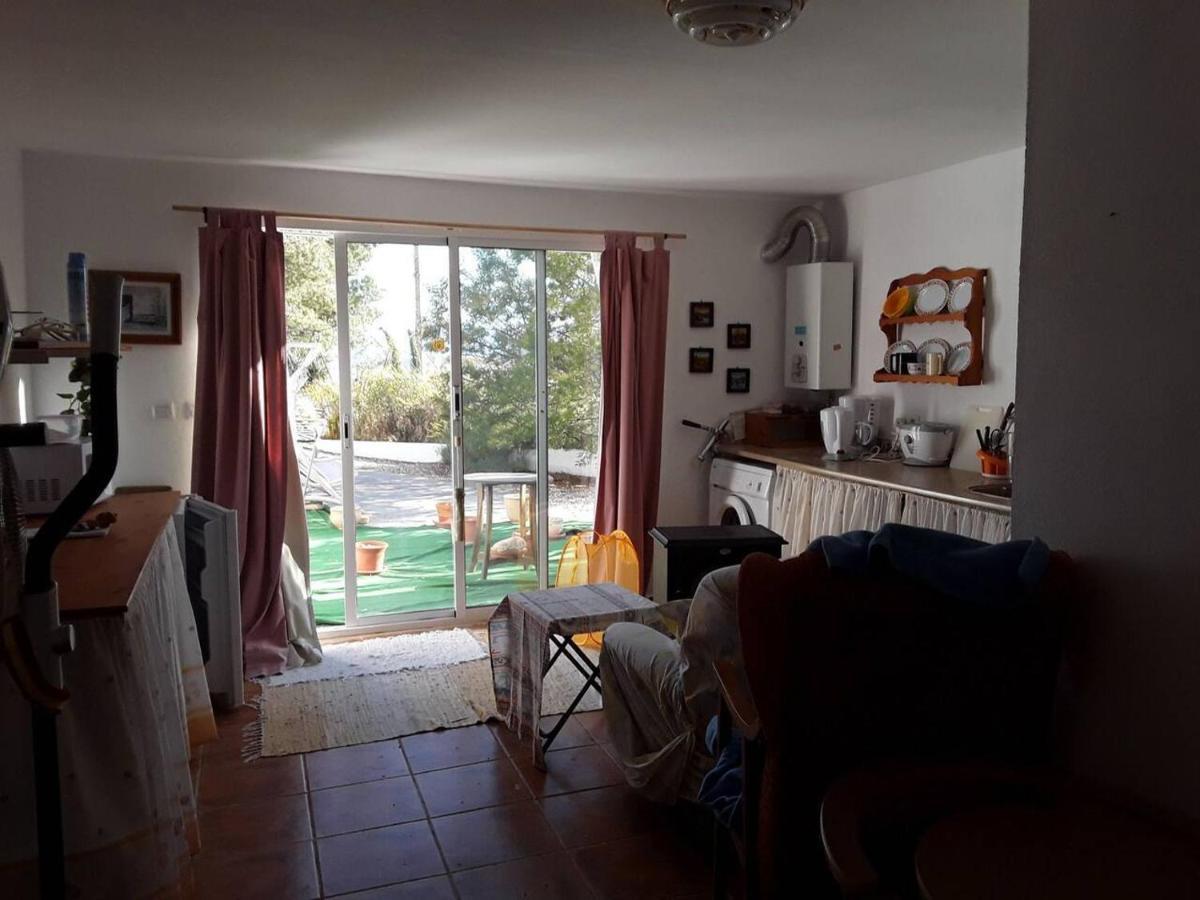 2-Bed Apartment - Sleeps 3 - Parking - Near Albox Bagian luar foto